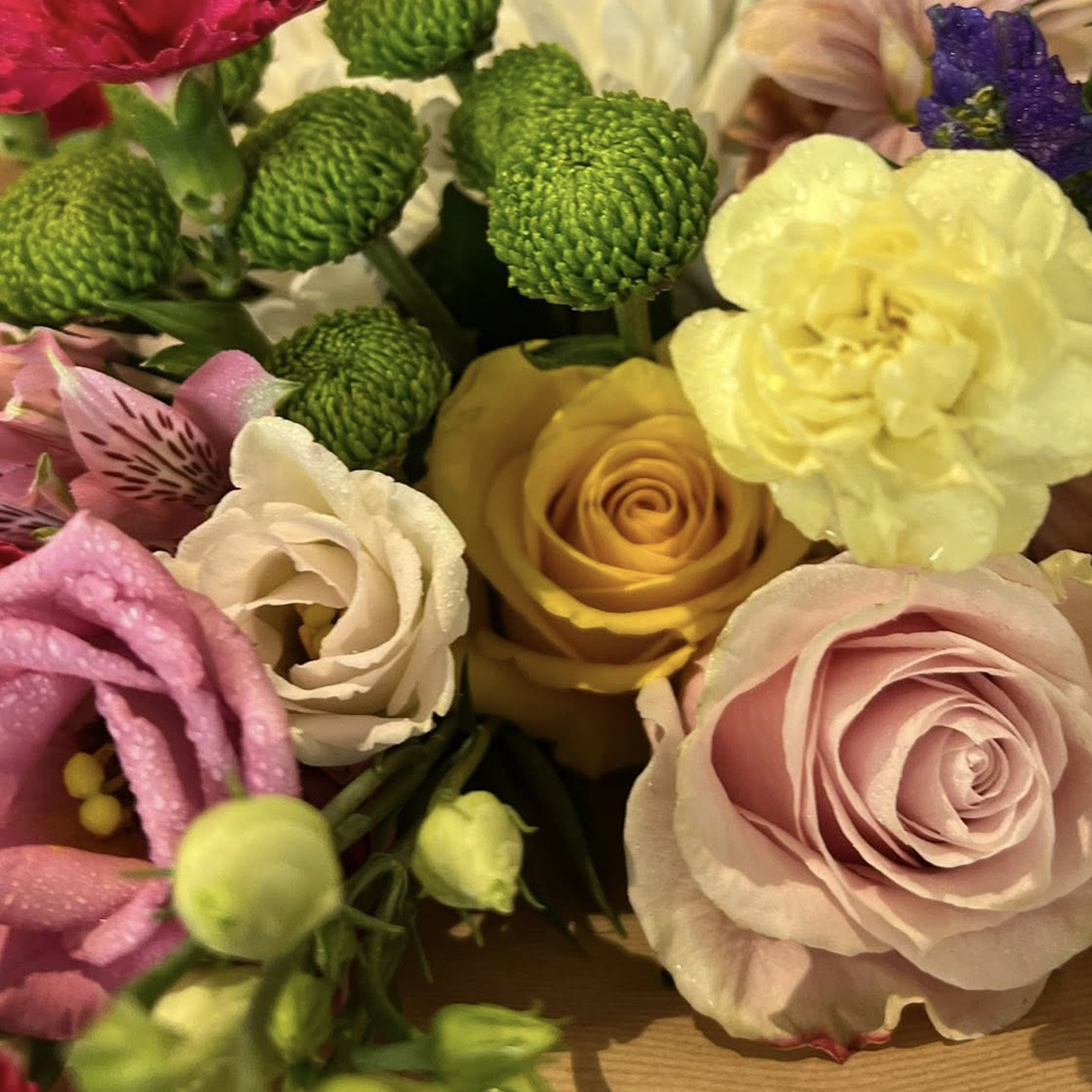 Click and Collect flowers from Blooming Everything Falkirk